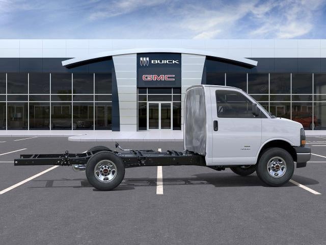 2025 GMC Savana Cutaway 3500 Base