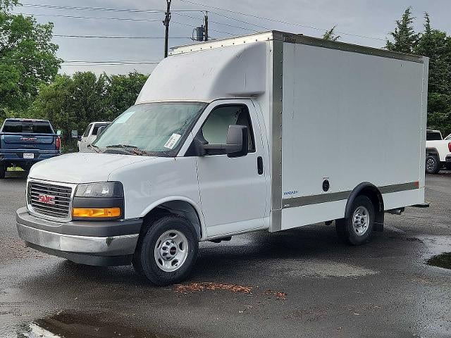 2025 GMC Savana Cutaway 3500 Base