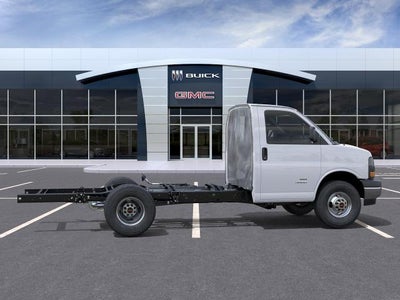 2025 GMC Savana Cutaway 3500 Base